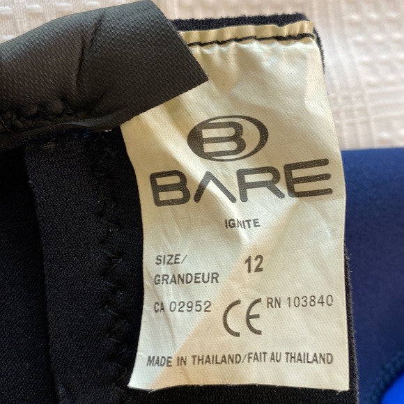 BARE Wet Suit Child Size 12 Unisex - Picture 5 of 8